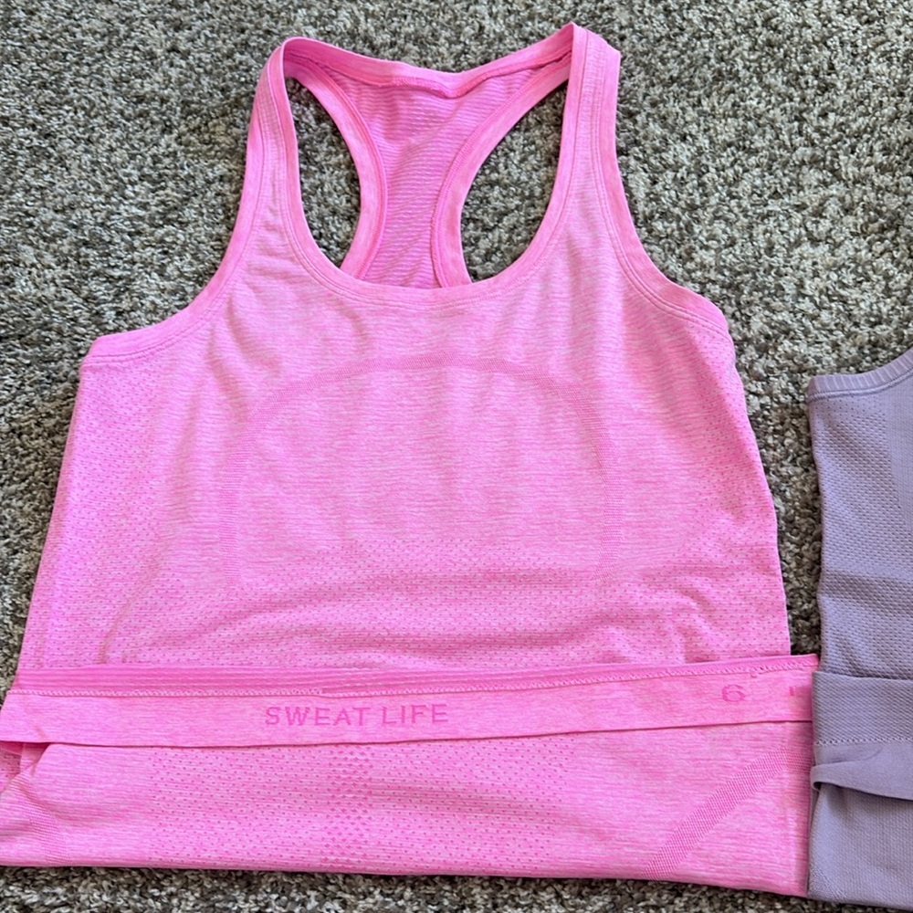 2 Lululemon Tank Tops
Bundle - Picture 4 of 7
